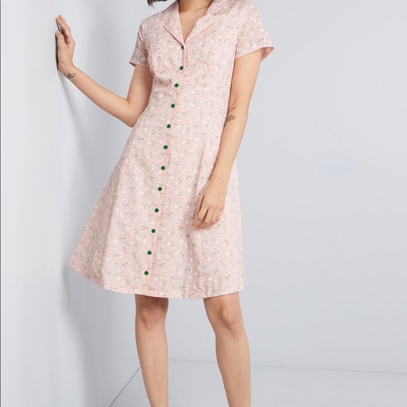 Daytime Dynamo Gingham Flower Dress - Picture 2 of 7